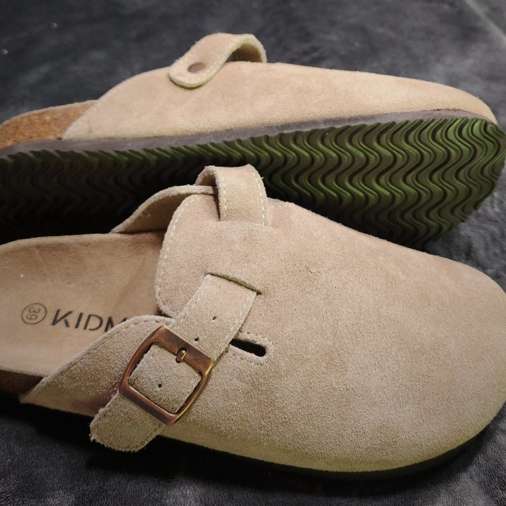 Kidmi Women's Suede Clogs